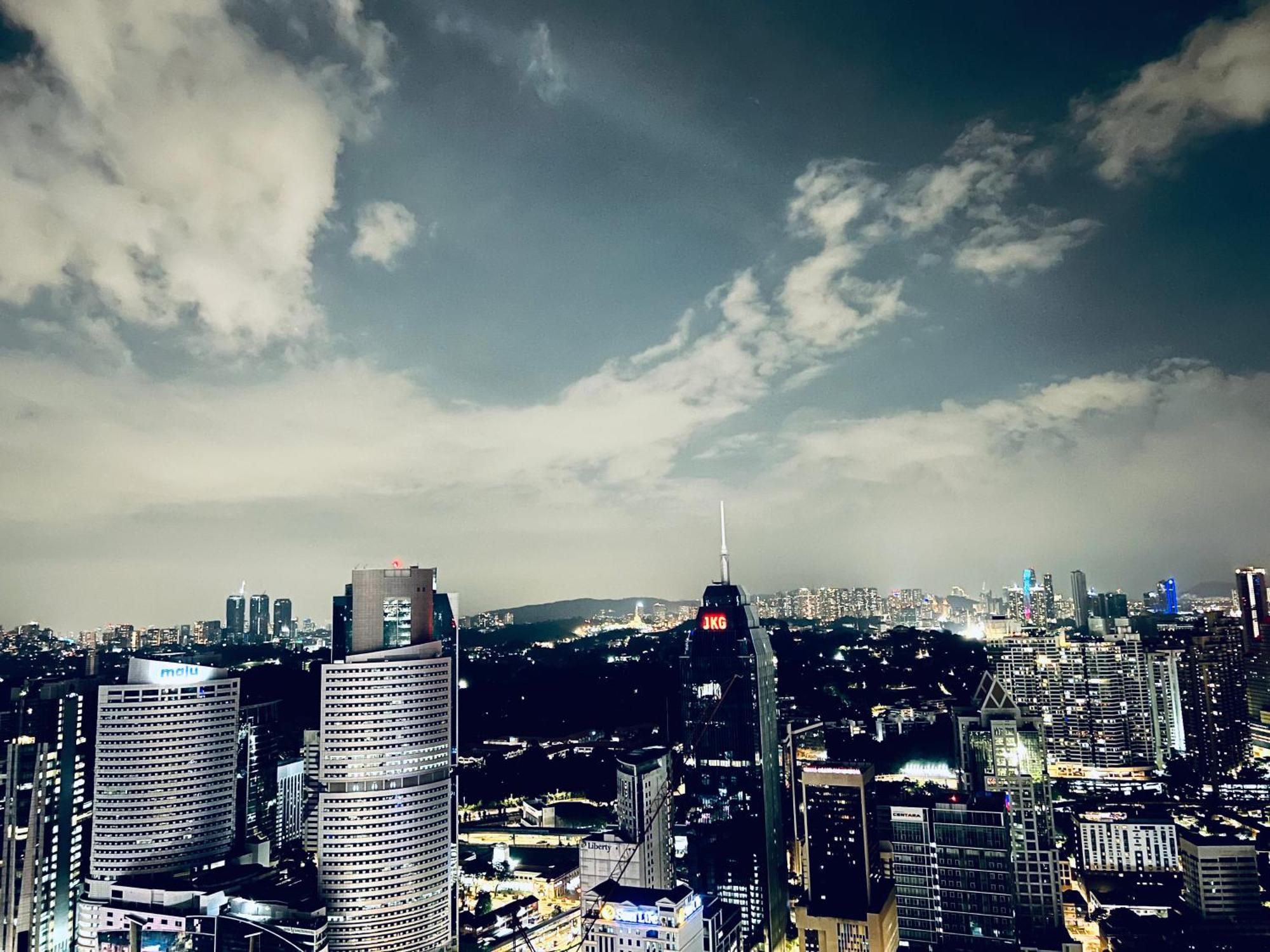 The Infinitum Kualalumpur Skypool Hotel Kuala Lumpur Exterior photo